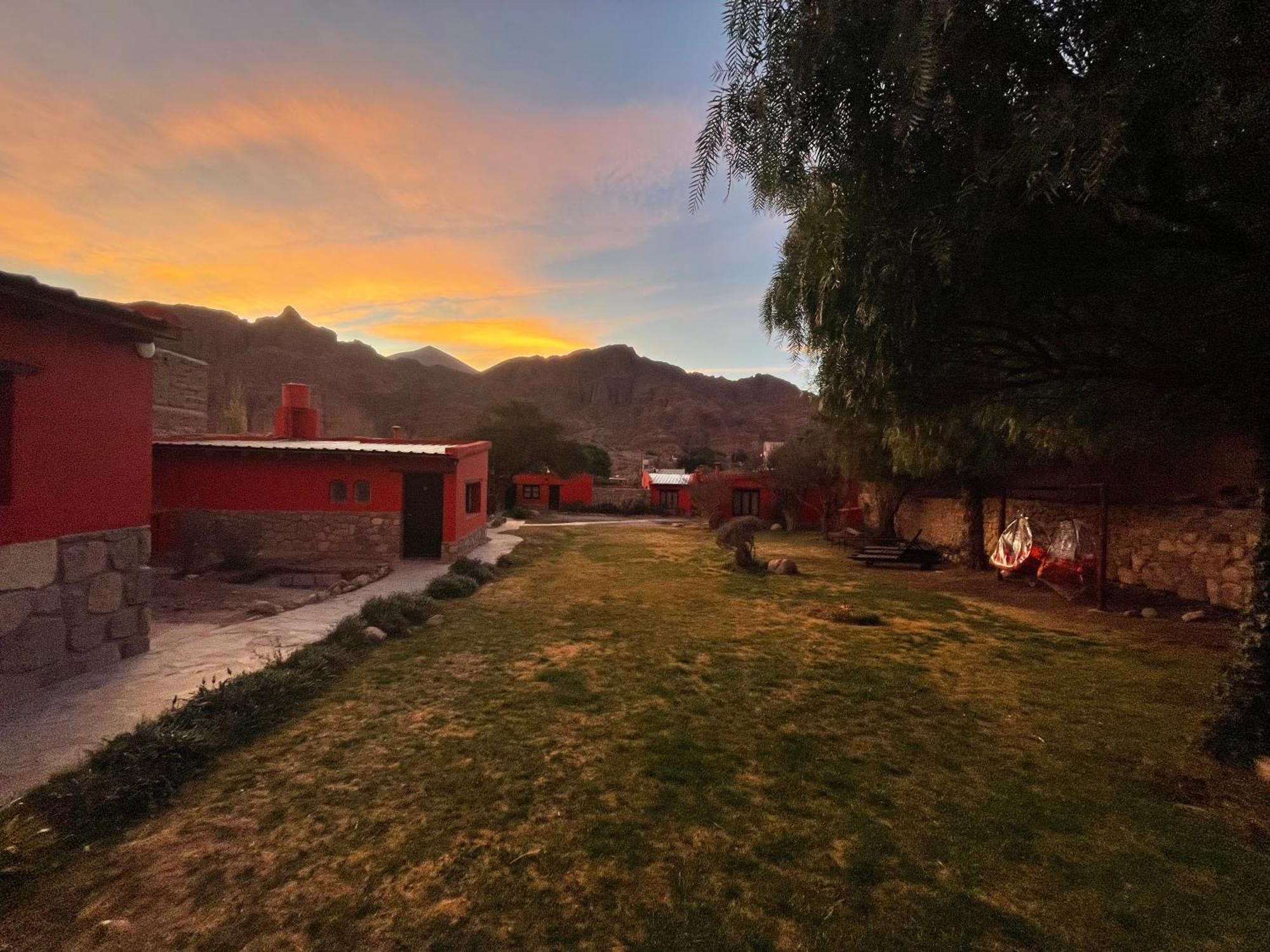 Posada Con Los Angeles ティルカラ エクステリア 写真